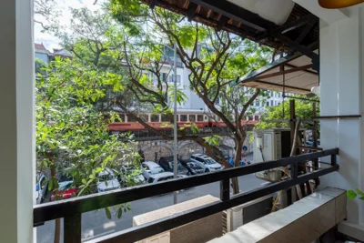 Annam Train Street Unbeatable location Loft Balcony chill Old Quarter – Photos 11