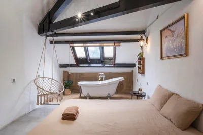 Appartement — Annam Train Street Unbeatable location Loft Balcony chill Old Quarter