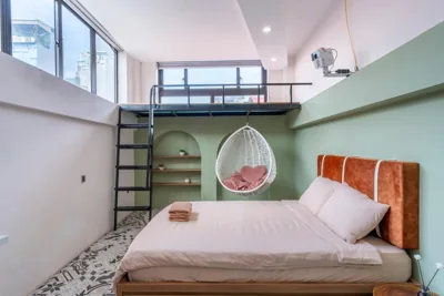 Appartement avec une chambre — Annam Train Street Unbeatable location Loft Balcony chill Old Quarter